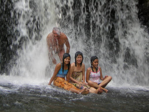 La Capitaine et ses 3 baigneuses.