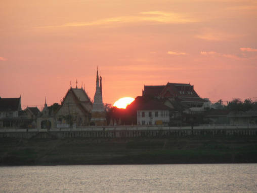 De l'autre cote du Mekong.
