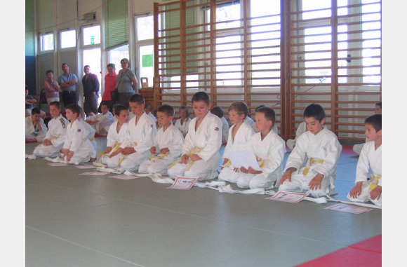 Remise des ceintures 11 juin 2006 050