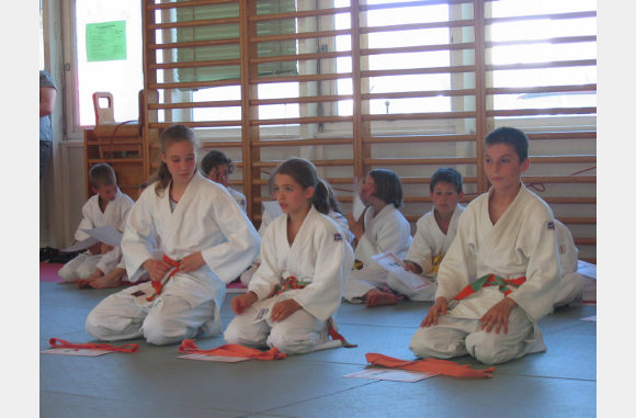 Remise des ceintures 11 juin 2006 059