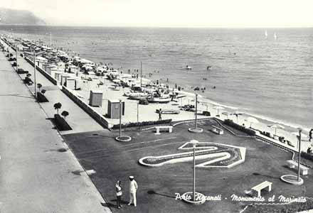 piazza sul lungo mare
