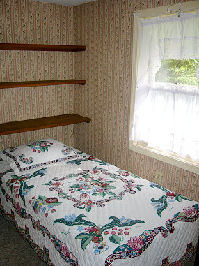 bedroom 3 quilt and curtains