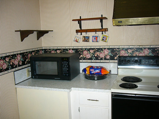 kitchen microwave and grill